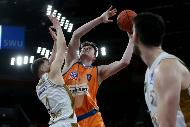 手冲击篮板 手冲击篮板